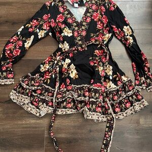 VENUS Black and Red Floral Mini Dress